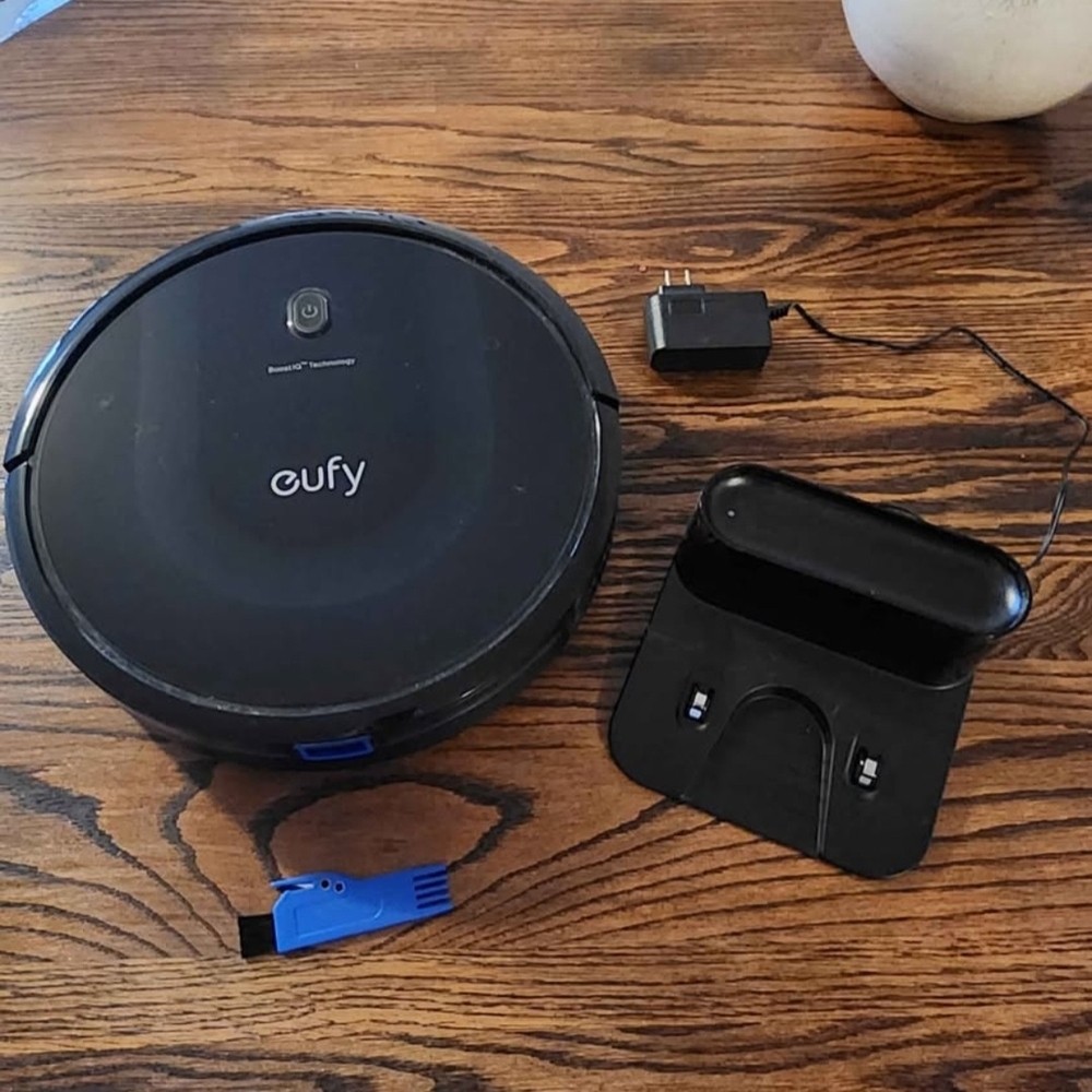 eufy RoboVac Robot Vacuum - Black